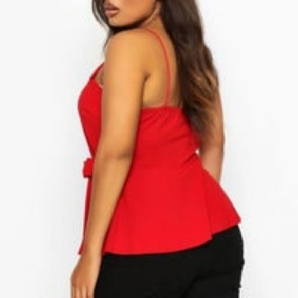 BOOHOO PLUS CREPE TIE FRONT ASYMMETRIC TOP - Picture 2 of 6